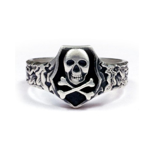 Death Head Ring Skull and Crossbones WWII German Ring