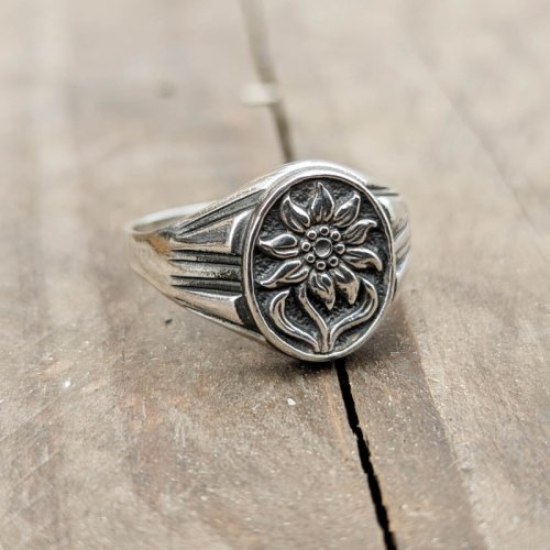 WWII German Alpen Division Ring Edelweiss Ring